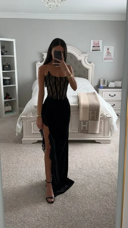 Deep Discounts GAIA BLACK LACE VELVET CORSET GOWN