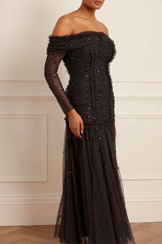 Deal Frenzy Love Heart Rouched Off-Shoulder Gown