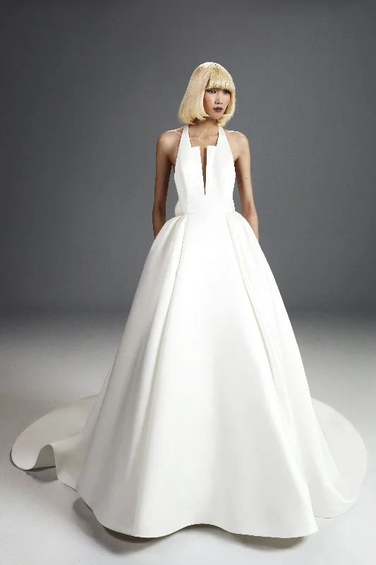 Members Only VRM376 - DREAMY BOW GOWN