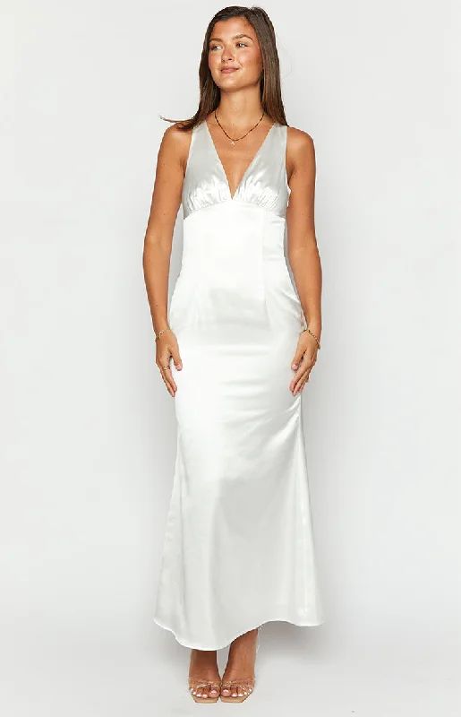 Instant Discount Clara White Maxi Dress