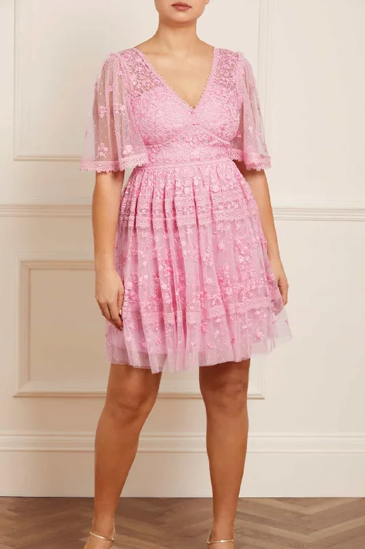 Discount Extravaganza Sweetheart Lace Mini Dress
