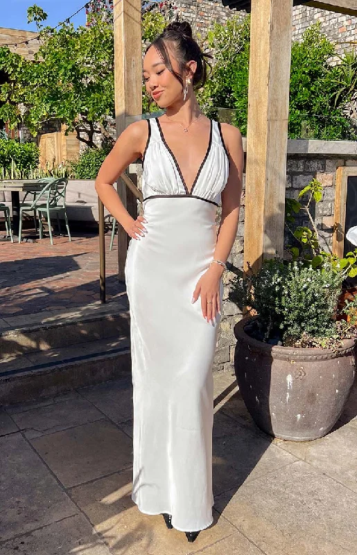 Super Bargain Rebel Rose Black And White Contrast Maxi Dress