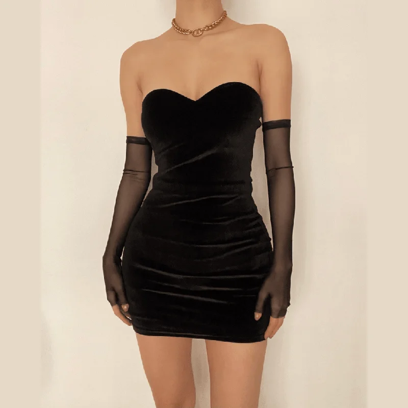 New Markdowns BerryBetty - Heart neck velvet dress with mesh gloves