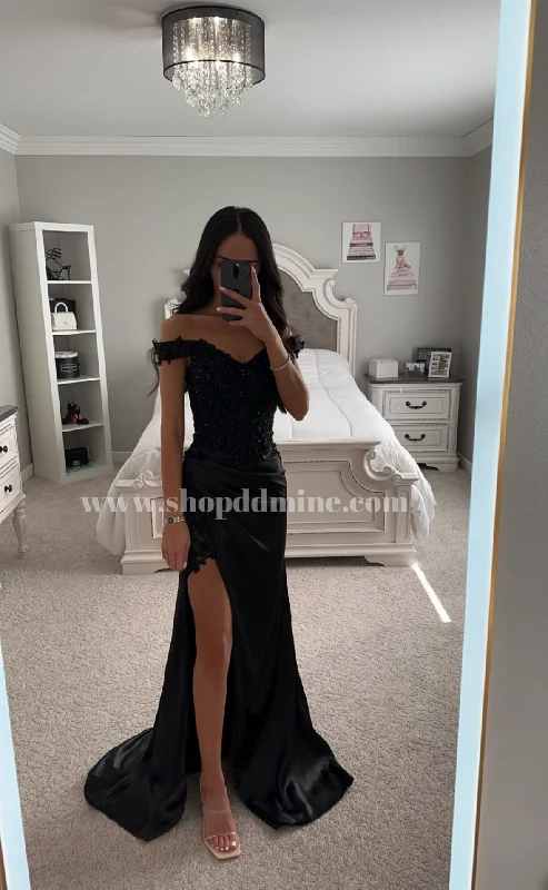 Blowout Deals BLACK FLORAL OFF SHOULDER GOWN